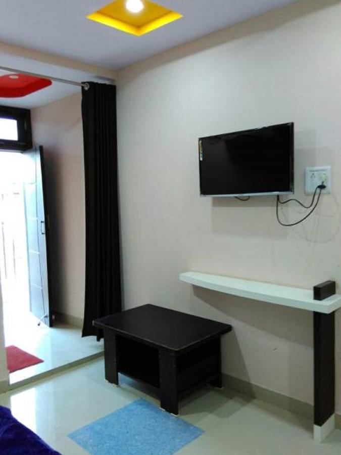 Hotel Blue Star Datia Bagian luar foto