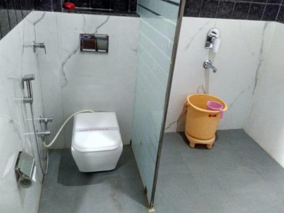 Hotel Blue Star Datia Bagian luar foto