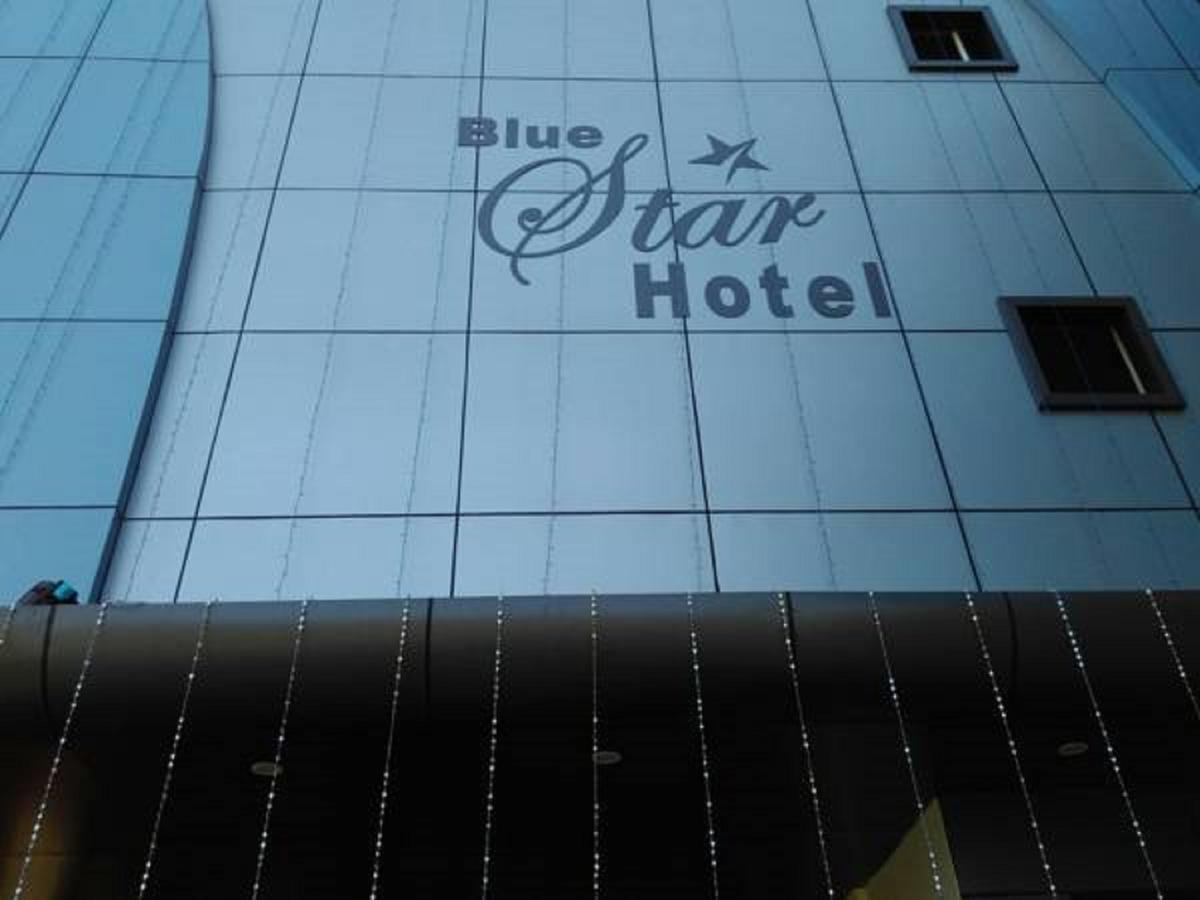 Hotel Blue Star Datia Bagian luar foto