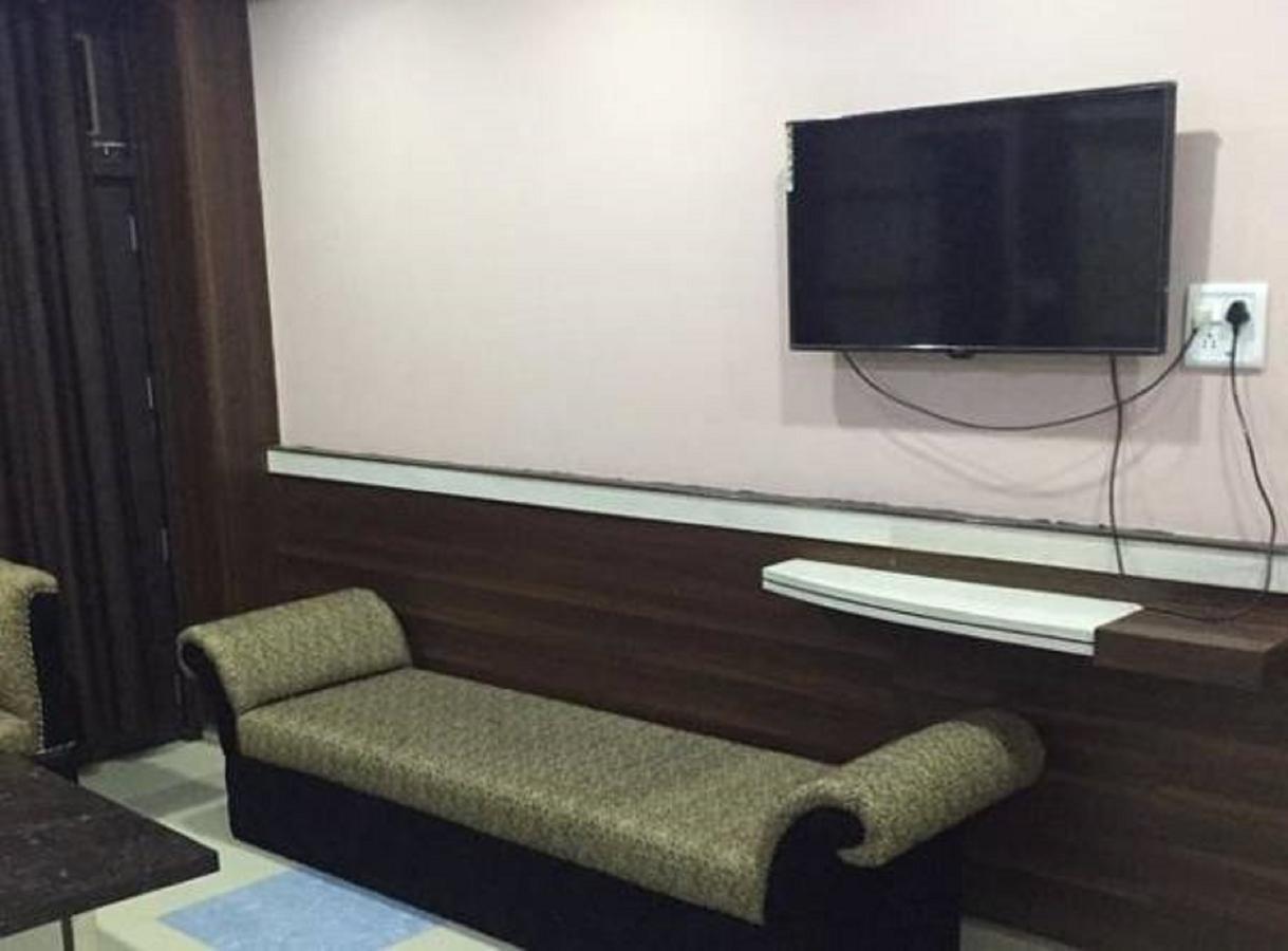 Hotel Blue Star Datia Bagian luar foto